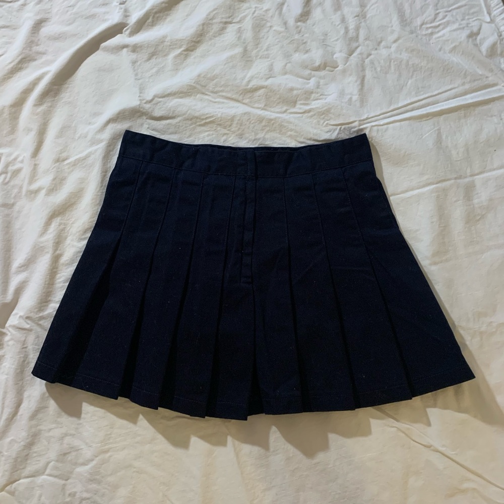 Black pleated skirt
